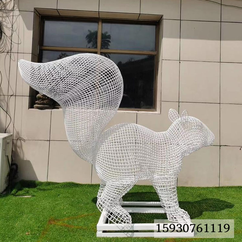 不锈钢镂空动物雕塑定制厂家