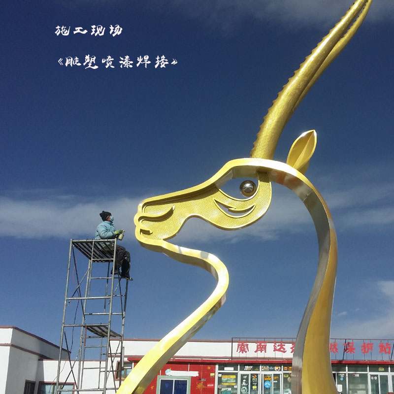 可可西里自然保护区-藏羚羊雕塑高12米