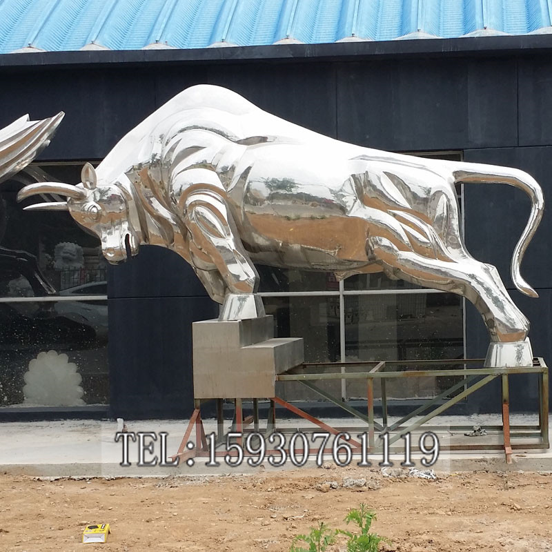 大型不锈钢公牛雕塑金属牛华尔街奋斗牛企业形象雕塑广场公园摆件